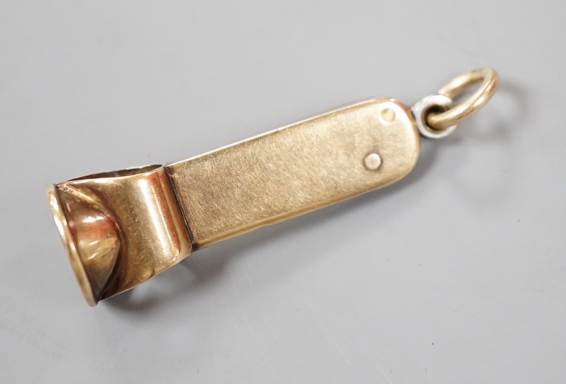 An Edwardian 15ct gold mounted cigar cutter, London, 1902, 45mm.